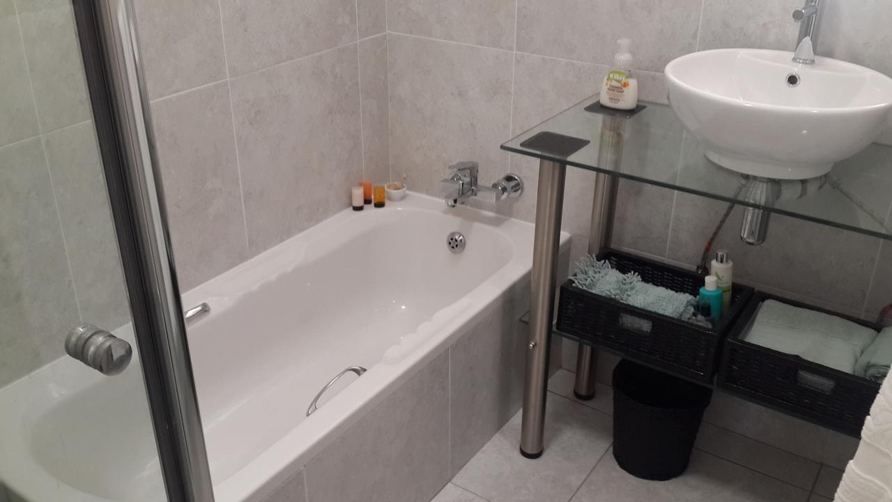 R & R'S Retreat Bed & Breakfast Johannesburg Bagian luar foto