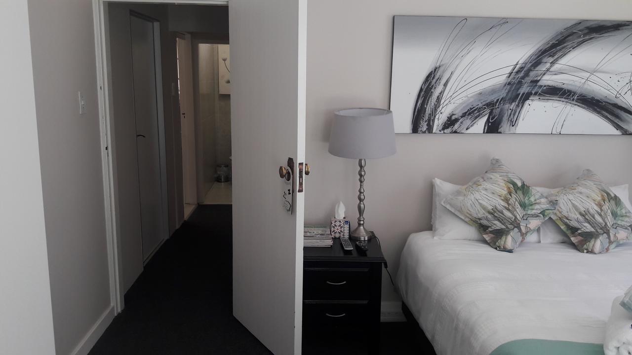 R & R'S Retreat Bed & Breakfast Johannesburg Bagian luar foto