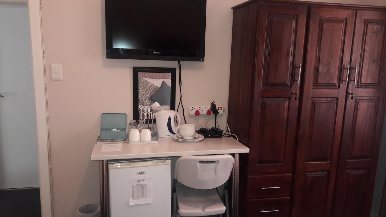 R & R'S Retreat Bed & Breakfast Johannesburg Bagian luar foto